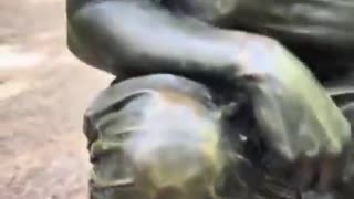 A Minute of Swedish Culture — Artist Immortalizes Herself in Bronze