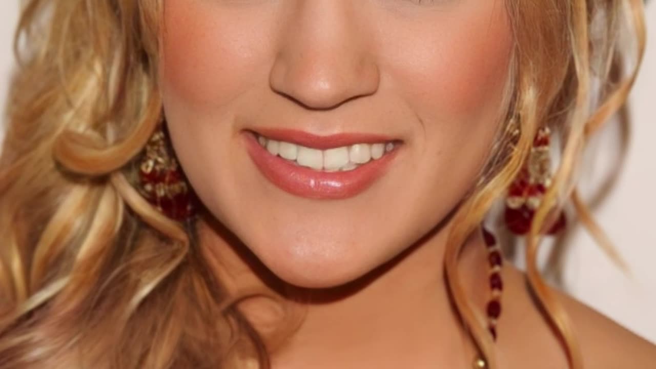 Carrie Underwood spreads fitness motivation and positivity with fit52