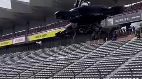 This flying motorbike traveled almost 100 km/h