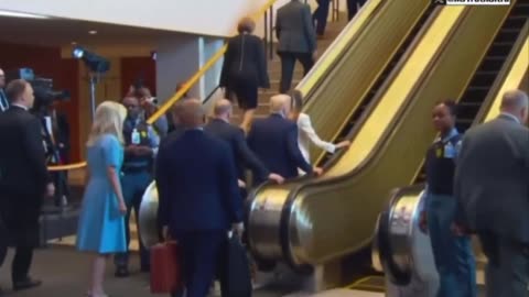 UN escalator stopped working right when POTUS & FLOTUS tried to go up