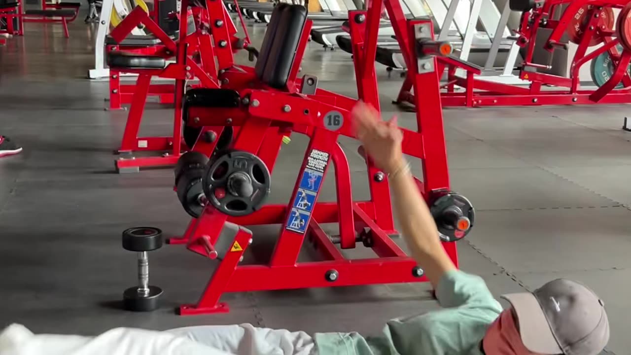 How to train your abdomen to maintain six-pack abs throughout the year