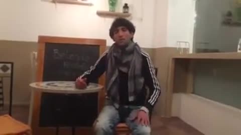 Younes over appa hij wou mij een kopstoot geven