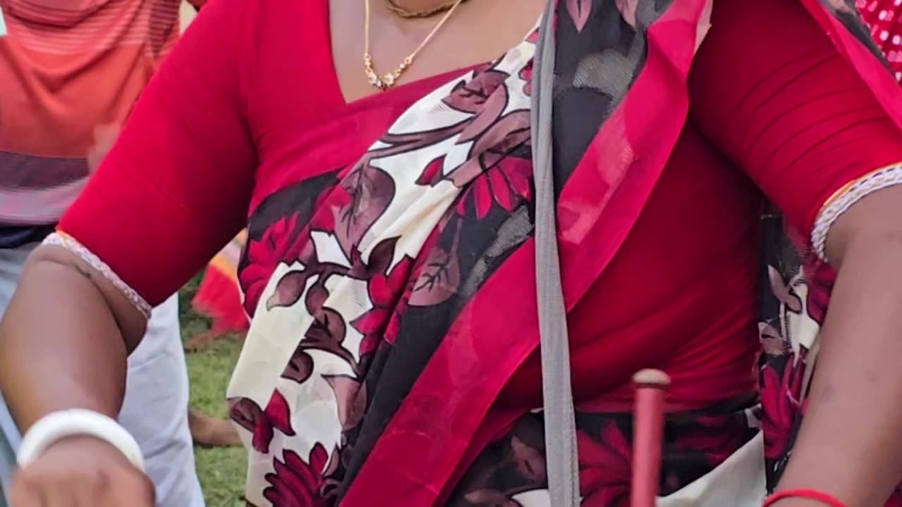 Very beautiful drum playing.