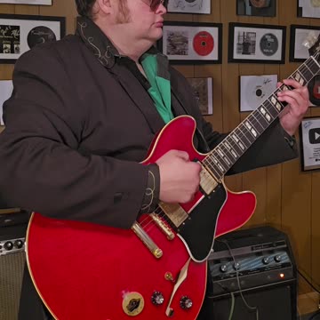 Trent Page playing Queens of stone age.