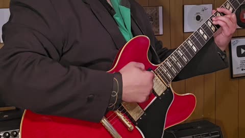 Trent Page playing Queens of stone age.