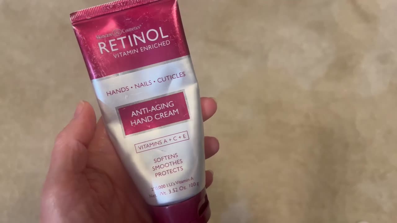 Reveal Younger, Softer Hands with the Power of Retinol – Global Favorite!