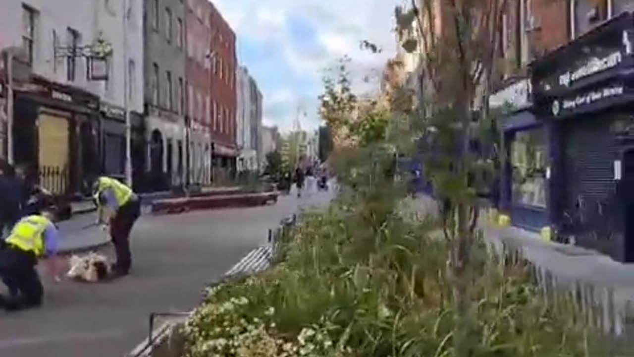 😳👮‍♂️ Insane Moment: Guy Stabs Officer and Gets Instant Karma! | FunFM