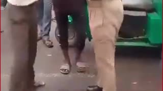 Lucknow Ruckus: Woman Police Officer, Auto Driver Clash on Road Over Fare Dispute
