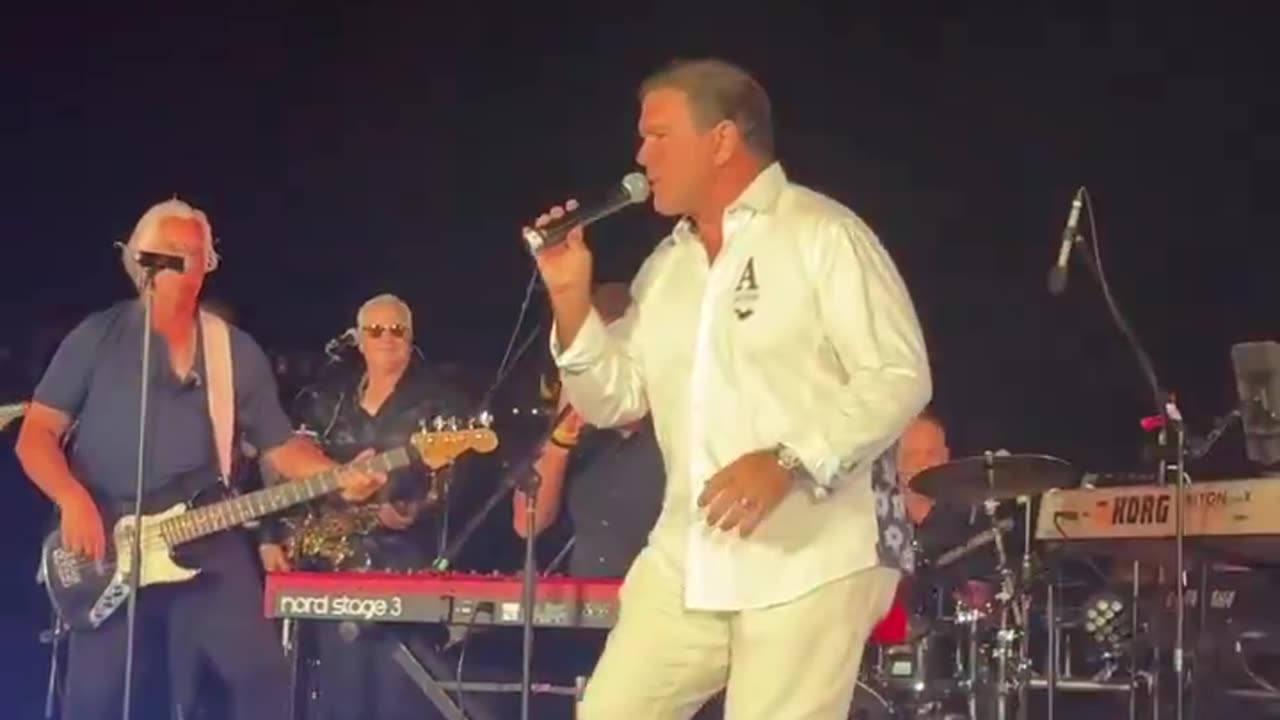 @BretBaier should open every show like this 🖐️🎤MERICA!