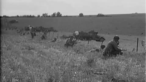 1ST DIVISION ON OLD... - 1ST DIVISION ON OLD BATTLE GROUNDS, SOISSON, FRANCE ; US 2ND - 111-adc-2267