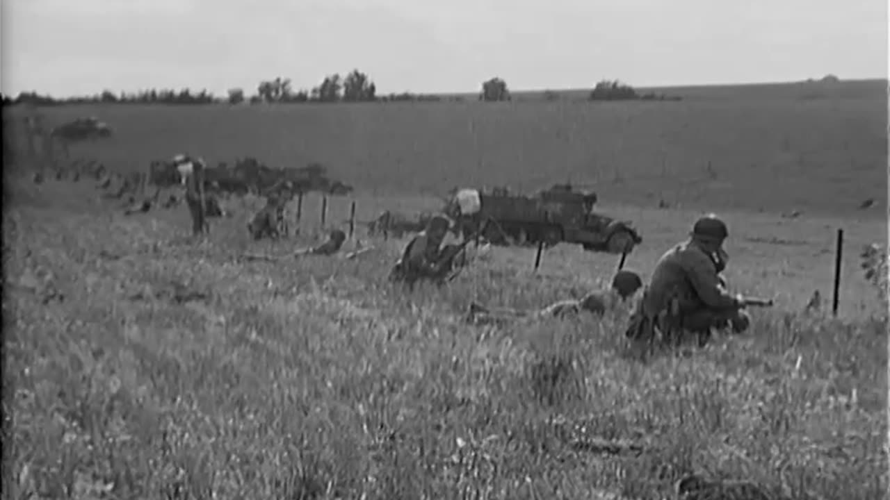 1ST DIVISION ON OLD... - 1ST DIVISION ON OLD BATTLE GROUNDS, SOISSON, FRANCE ; US 2ND - 111-adc-2267
