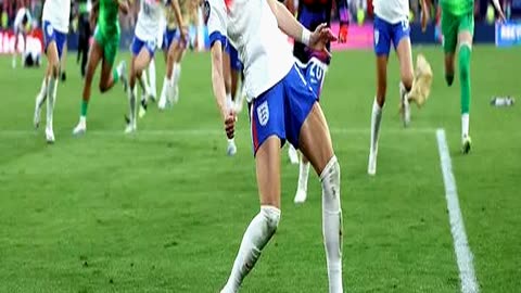 Chloe Kellys Life Off the Pitch From Nearly Quitt