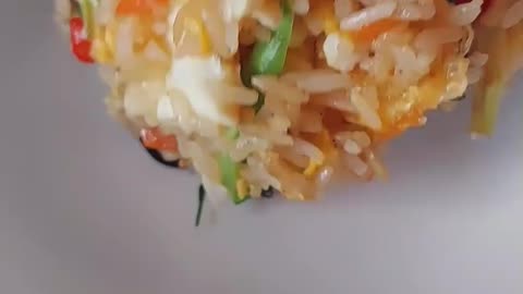 2 bacon and veggies fried rice 🔥🍚🥕🧅🍳#Three3Eggs #3eggs #Bacon #FriedRice #EggFriedRice