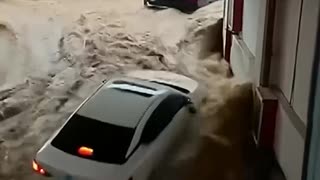 This Can't Be Good for Business(Insane Flooding in Guizhou, China)