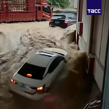 This Can't Be Good for Business(Insane Flooding in Guizhou, China)