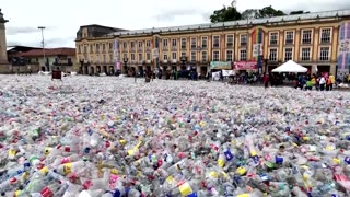 Recyclers flood Bogota's main square in protest over job conditions