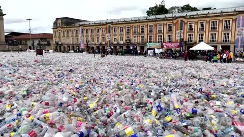 Recyclers flood Bogota's main square in protest over job conditions