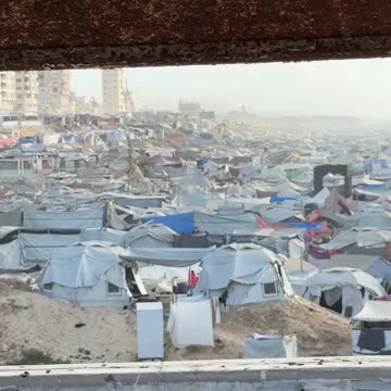 Displacement camps on the seashore of Gaza City