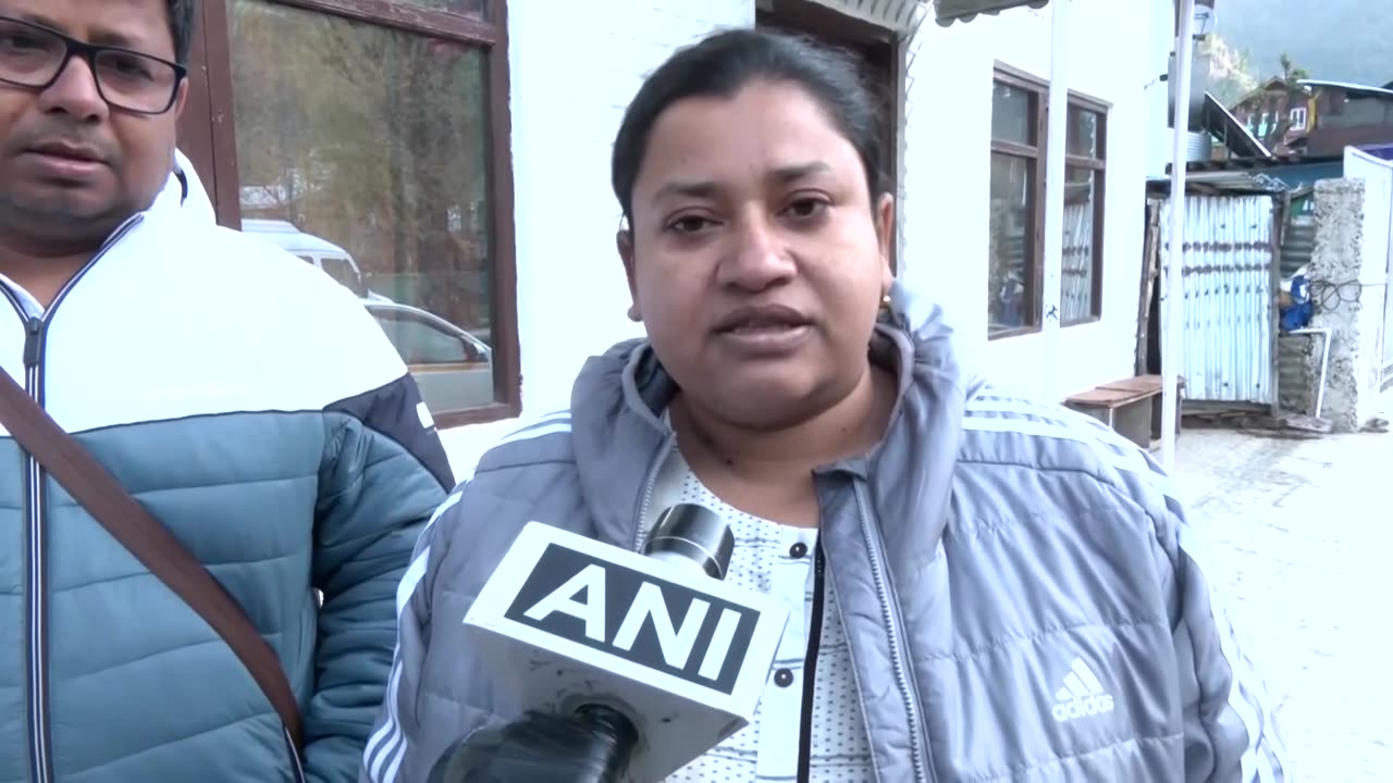 Tourists flee Pahalgam after deadly attack in India's Kashmir