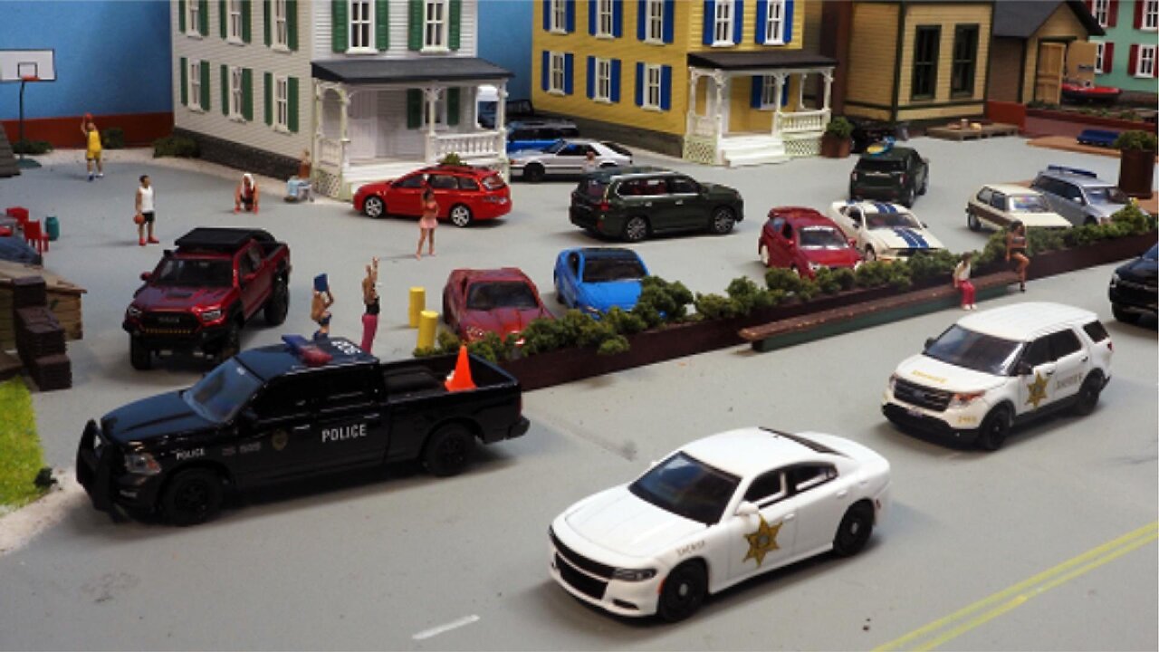 1stPix Diecast DIORAMAS: Phillips County Sheriff Passing Thru