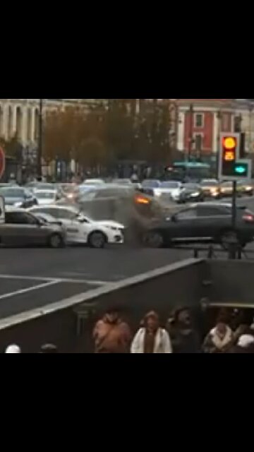 Accidente de tráfico masivo con ocho coches implicados en Rusia