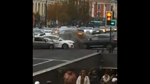 Accidente de tráfico masivo con ocho coches implicados en Rusia