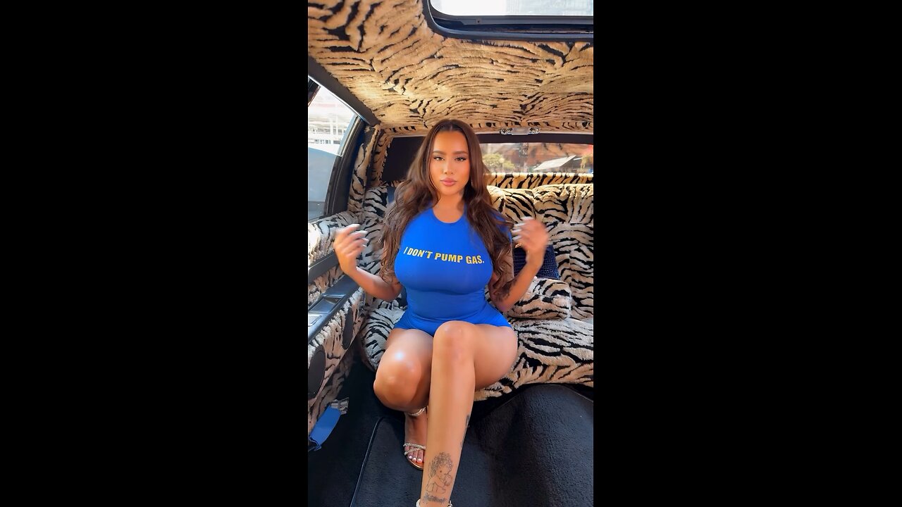 POV: Chromeazz in the back leopard backseat