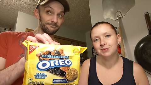 Blueberry Pie Oreo Taste Test
