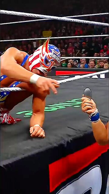 WHAT IS WRONG WITH EL GRANDE AMERICANO??? 😨 #WWERaw