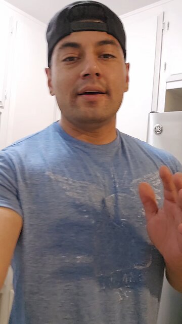 #Dominos #dominospizza #papajohns #stuffedcrustpizza #cheezybread