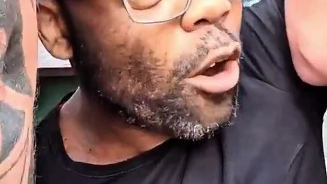 Black migrant try ra pe White Child.