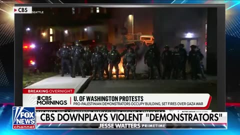 Angry horde tries to bust a bunch of illegals out of an ICE detention center