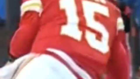 Mahomes Seeks Second Opinion on Knee Injury