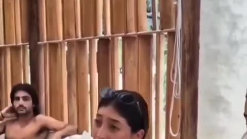 An Israeli woman in Thailand refuses to take off her shoes in a restaurant