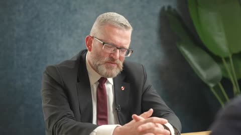 Grzegorz Braun Polska pod obcą kontrolą. Kulisy ustawy 447, zagrożeń dla suwerenności