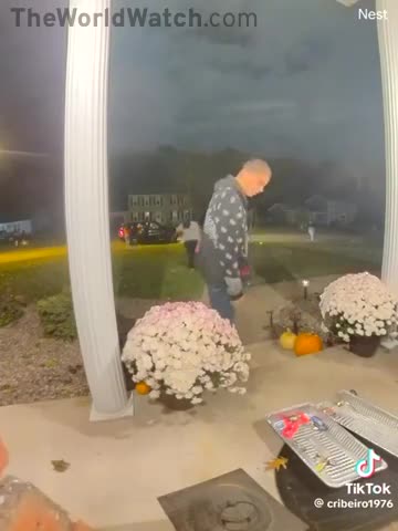 This is why people can’t have nice things. The homeowner said “2 pieces of candy each.”