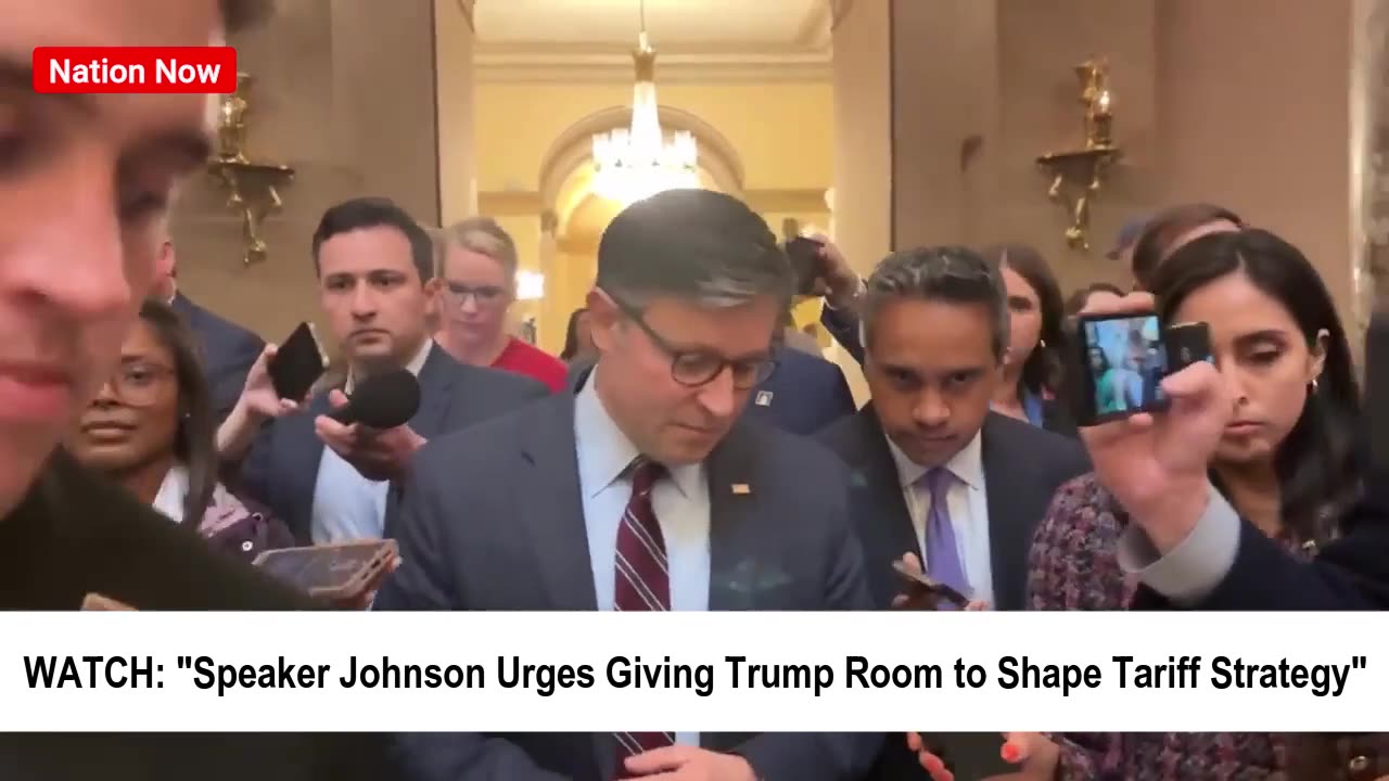 Speaker Johnson Urges Giving Trump Room to Shape Tariff Strategy
