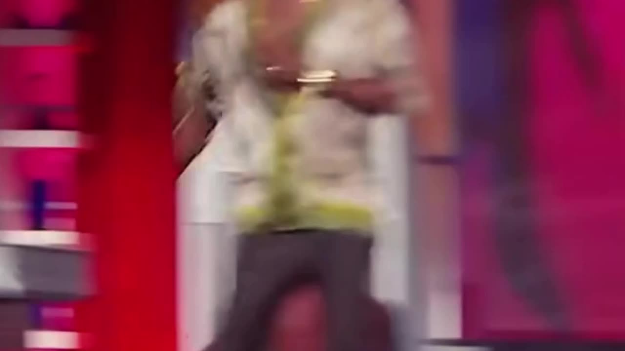 How 2pac walked in Vegas 😂