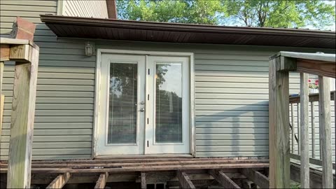 Working on my porch. Mobile Rumble Studio is Garbage.