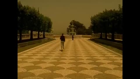 Maroon 5 - She Will Be Loved (Official Music Video)