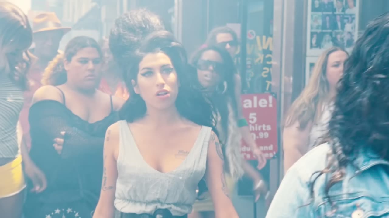 Amy Winehouse - Tears Dry On Their Own