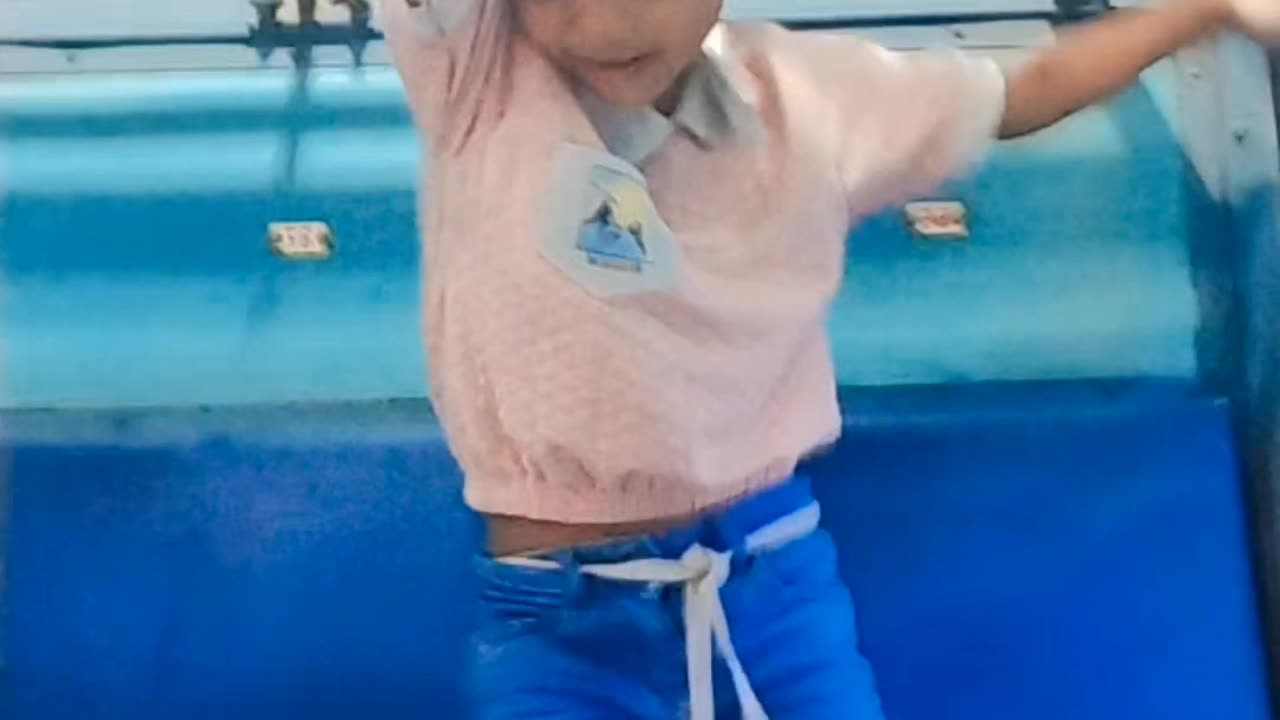 Ek number tujhi kamar