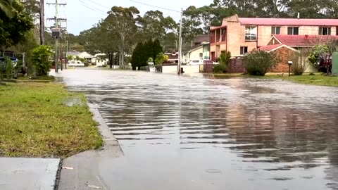 Wild storm cuts power and halts flights in southeast Australia