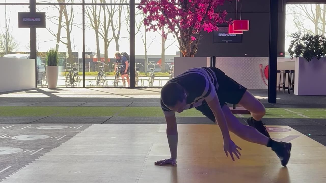 Martial Arts Meets Breakdance | Raw Power & Flow
