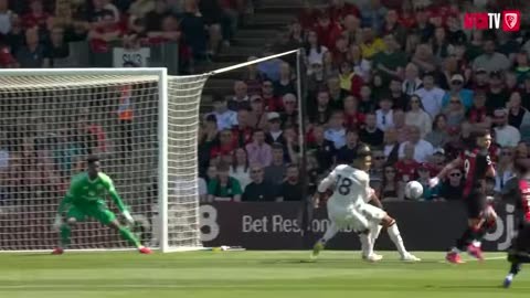 afc-bournemouth-1-1-man-utd---evanilson-sent-off-in-var-controversy-as-cherries-draw-with-united