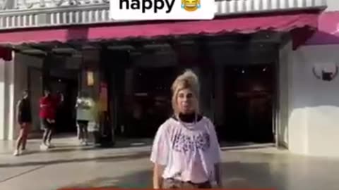 Trending: This 26 years old girl slammed Victoria’s Secret with flash mob outsid
