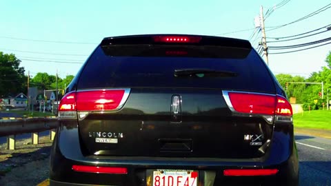 Nissan Juke and Lincoln MKX