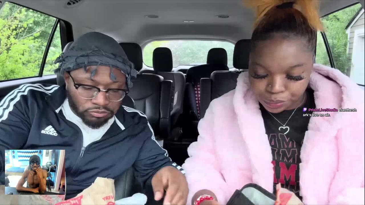 Donn & Decia POURING VINEGAR ON DEE FOOD TO SEE IF SHE TASTES IT Uncle Eian Reacts