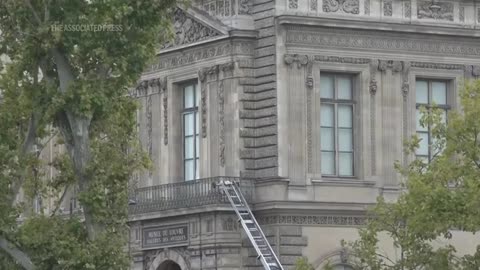 4 more arrested in 102M Louvre jewel heist Paris prosecutor says