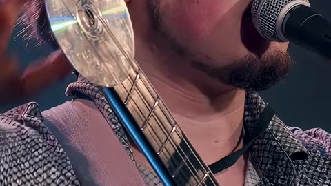 How to Use DVD to Play Guitar (Alex Misko)